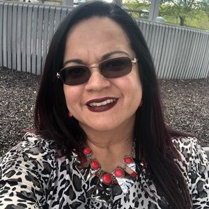 Meet your Posher, Zobeida